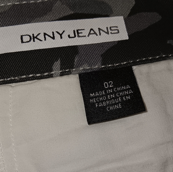 DKNY Jeans Ludlow Skinny Cargo Grey Camo Size 2 NWT - Picture 7 of 10